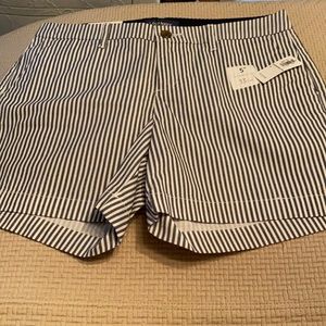 Old navy blue and white striped shorts size 6